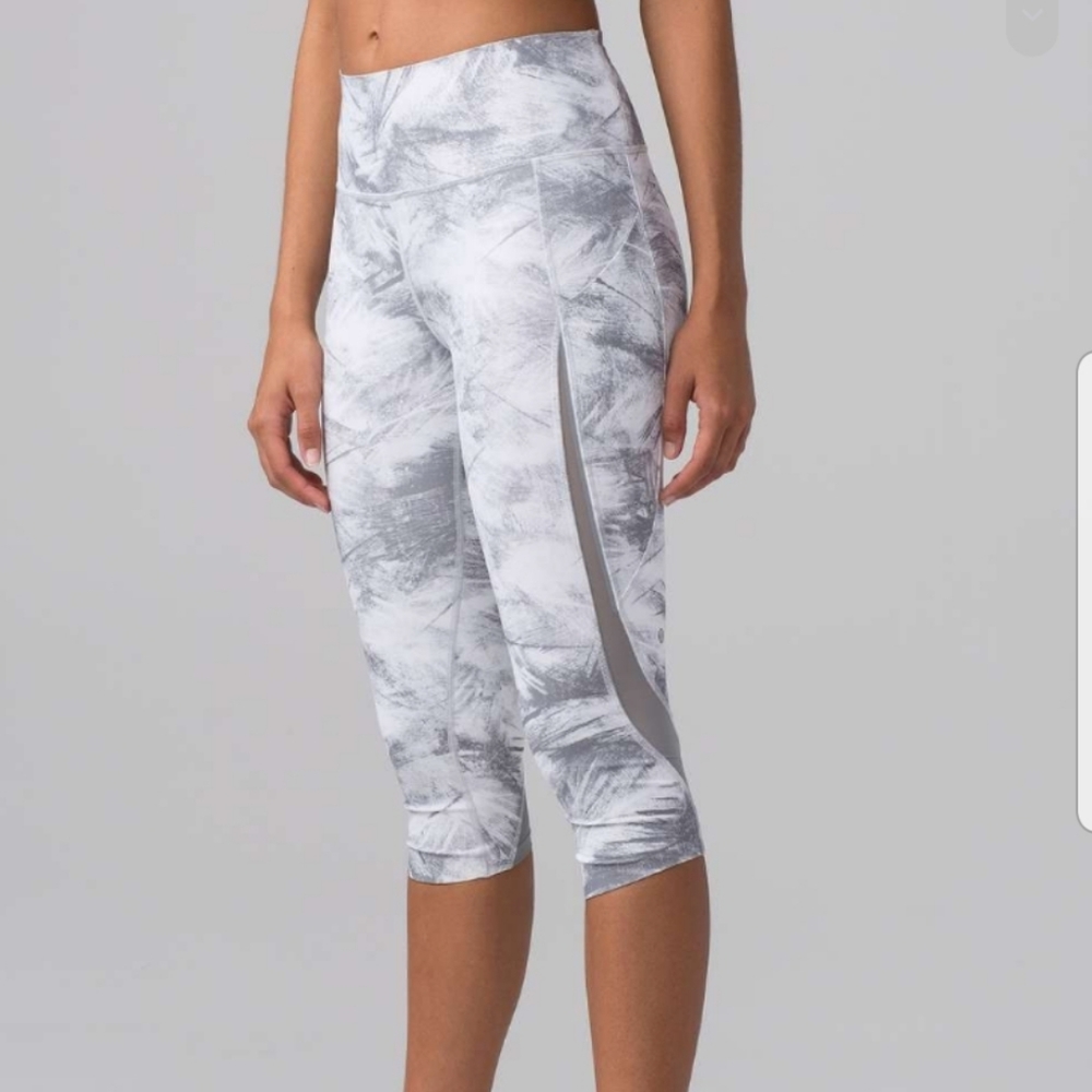 NWT Lululemon Pace Perfect Crop